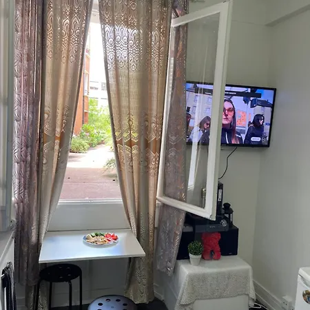 Bed & Breakfast Tour Montparnasse Parigi