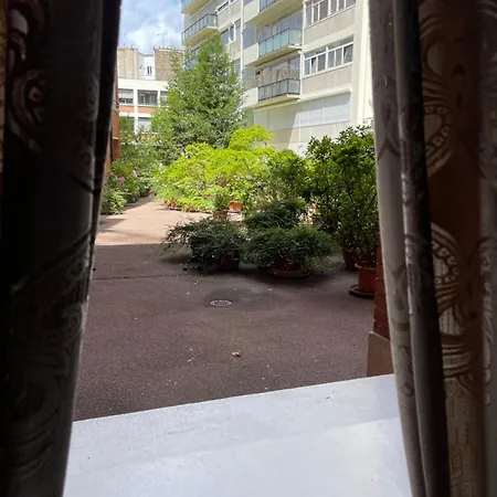 住宿加早餐酒店 Tour Montparnasse *